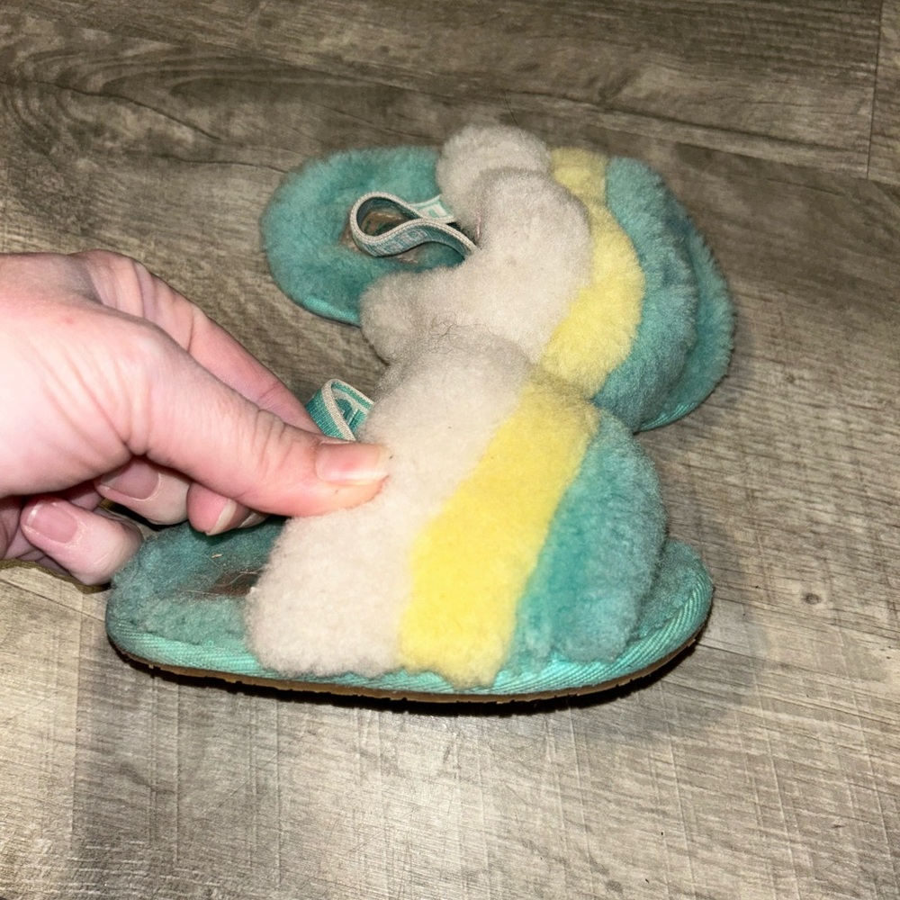 6c Ugg sandals